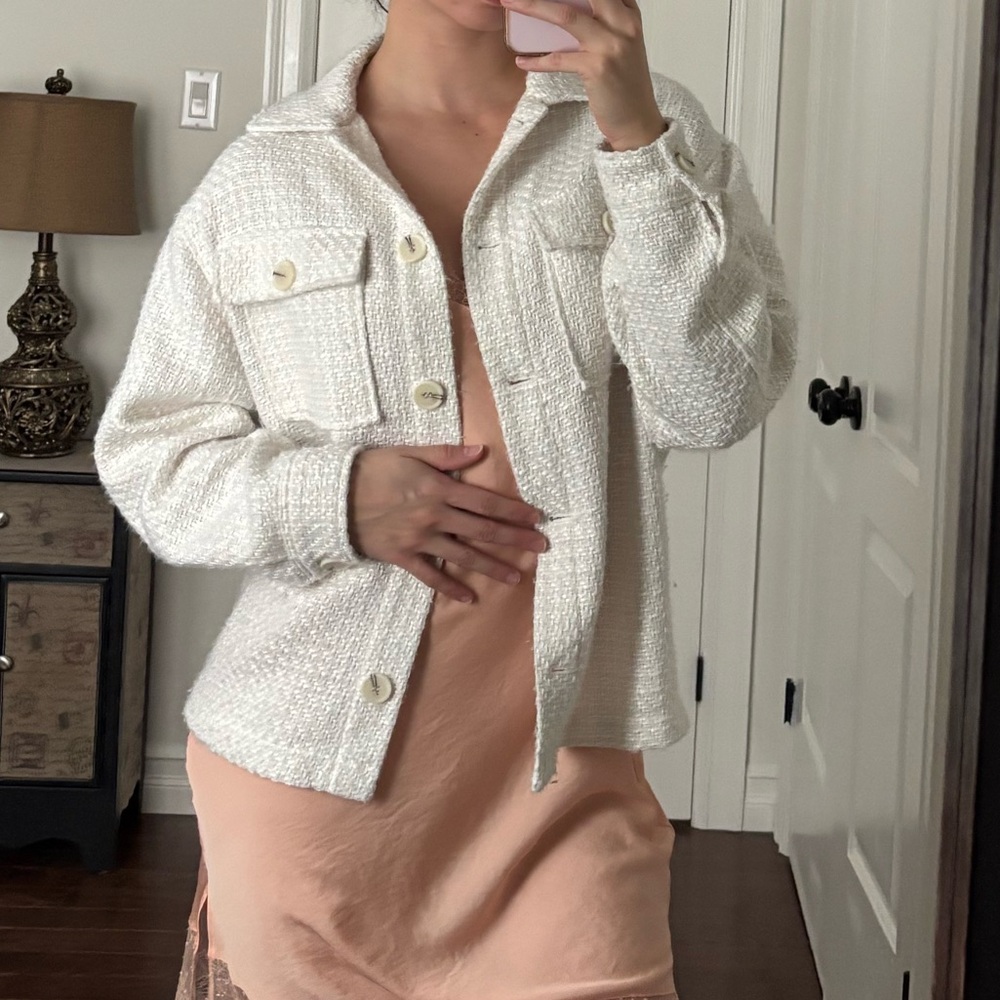 Suzy Shier White Textured Button Jacket